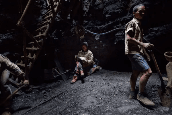 Children working in Mines